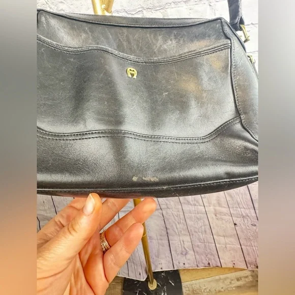 Etienne Aigner vintage black leather purse with gold accents - Picture 5 of 11
